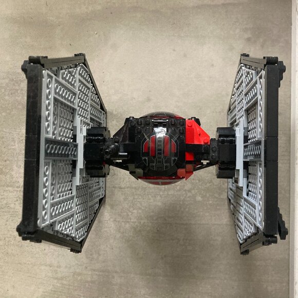 LEGO Star Wars First Order Special Forces TIE Fighter Set 75101 - Picture 4 of 10